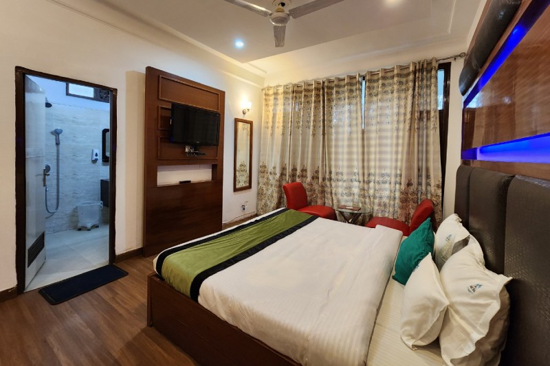 couple friendly hotels in kasauli