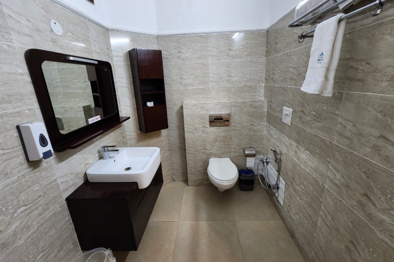 couple friendly hotels in kasauli