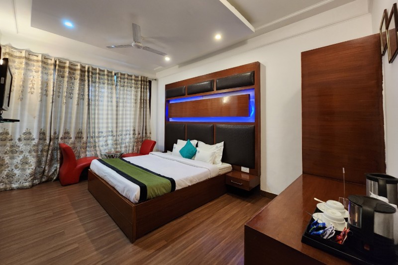 couple friendly hotels in kasauli